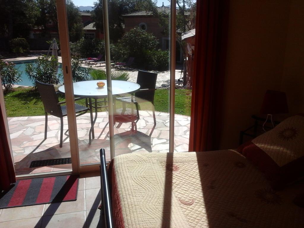Mas Des Lys Hotel Roquebrune-sur-Argens Quarto foto