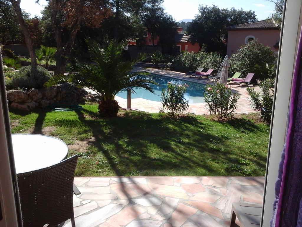 Mas Des Lys Hotel Roquebrune-sur-Argens Quarto foto